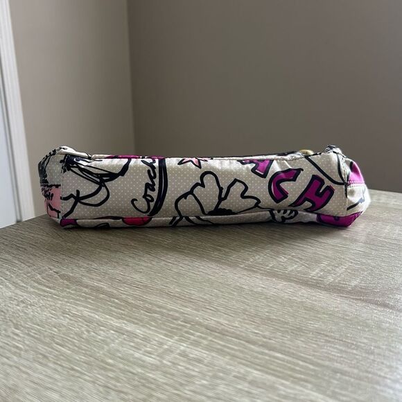 PREOWNEDββ¦ COACH Makeup Bag / Crossbody Bag - Picture 3 of 7